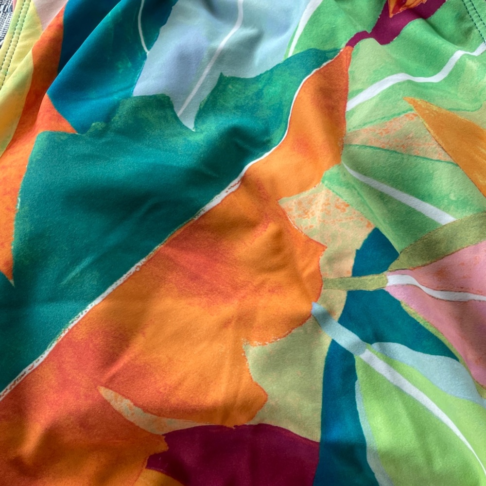 Multi Color Rouched Sides Tankini Top NWT small - Picture 3 of 6